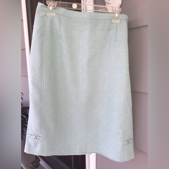 Alfred Dunner Women's Skirt aqua color 16p button zip back Waist Stretchy. NWOT - Picture 7 of 9